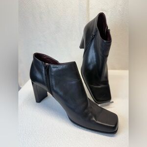 VTG Bandolino Square Toe Y2K Goth 90s Supple Black Leather 3”Heel Steetwear Luxe